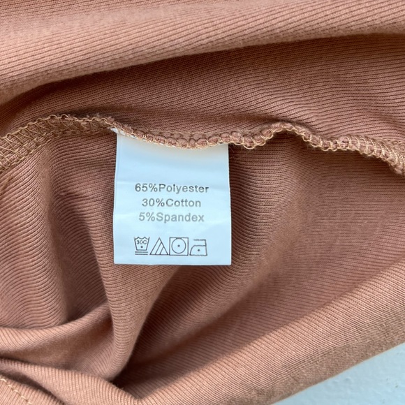 MakeMeChic Women's Summer Crop Top Solid Short Sleeve Twist Front Tee T-Shirt - Picture 4 of 9